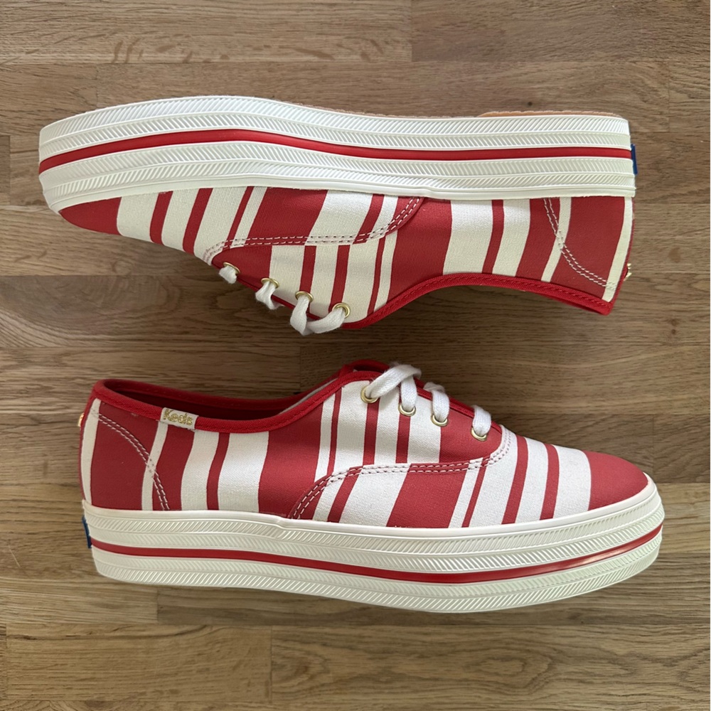 Canvas Low-Top Stripe Platform Sneaker - Red/White